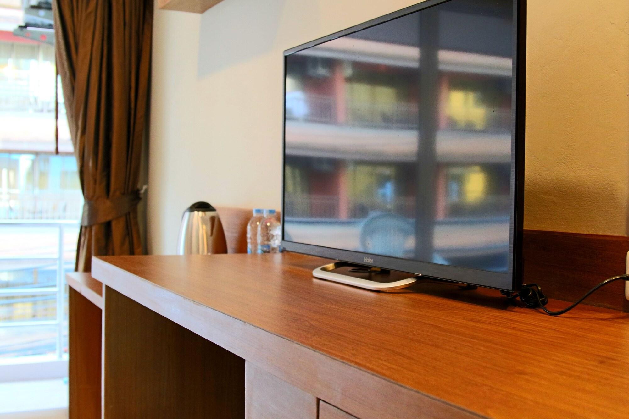 Good Nice Hotel Patong Екстериор снимка