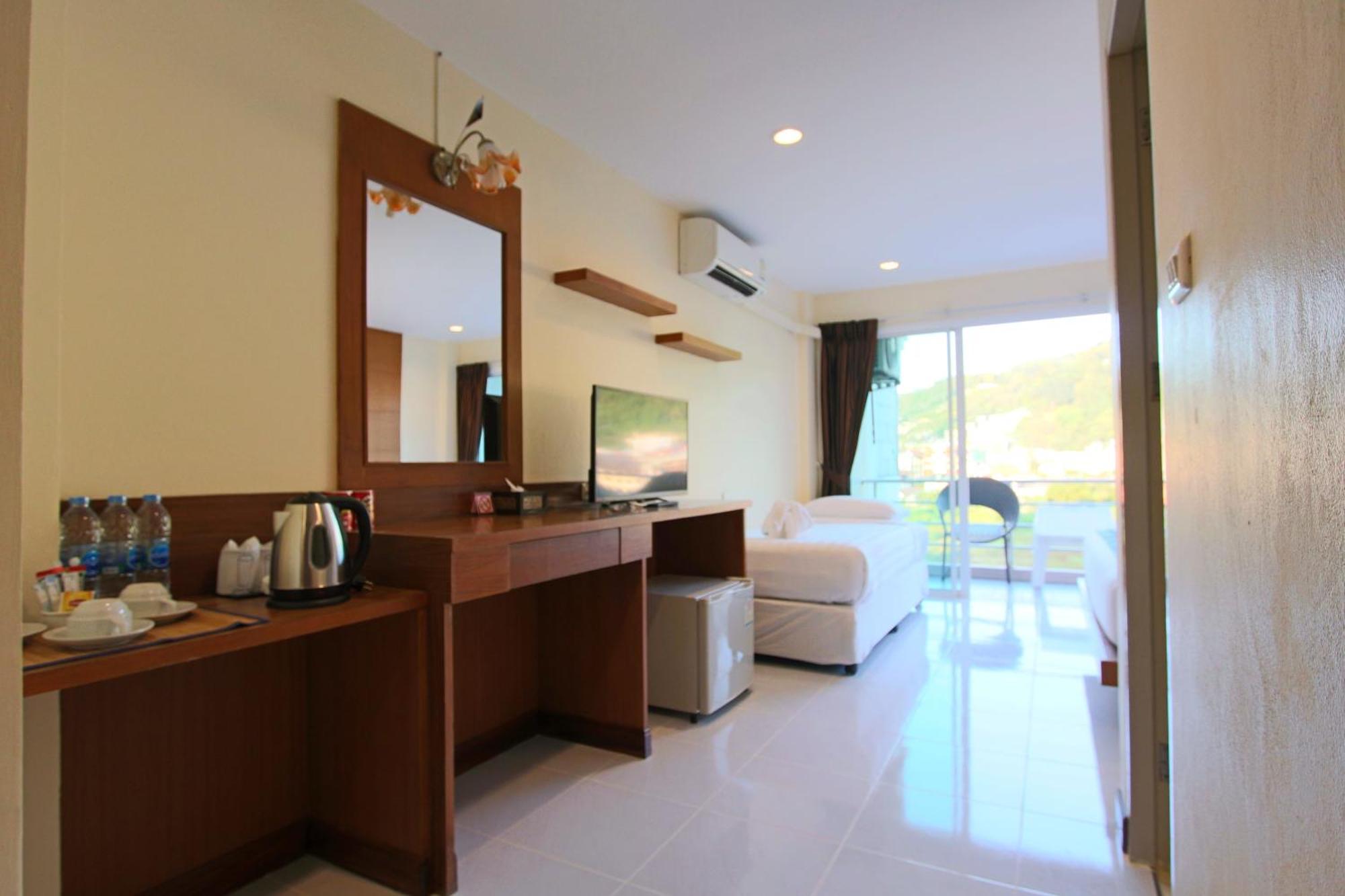 Good Nice Hotel Patong Екстериор снимка