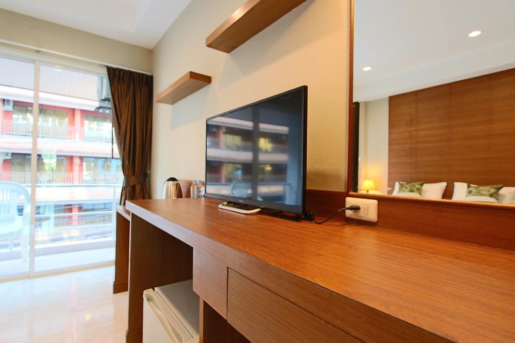 Good Nice Hotel Patong Стая снимка